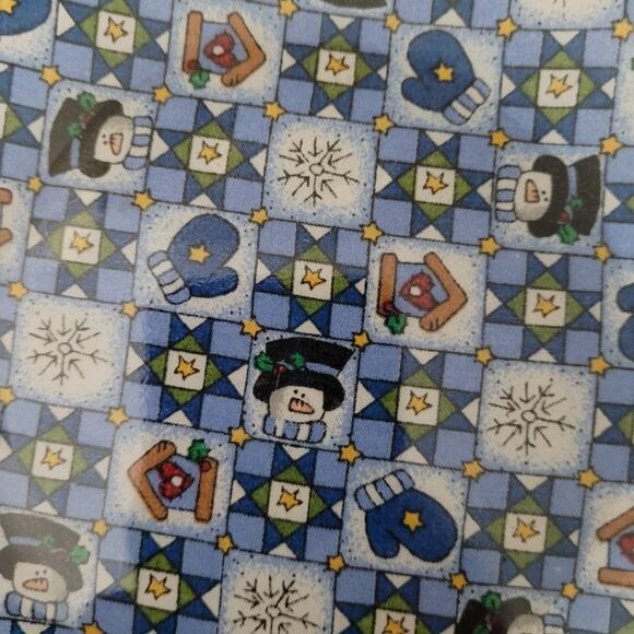 Festive Blue 7-Inch Winter Holiday Decorative Plate - Picture 6 of 8